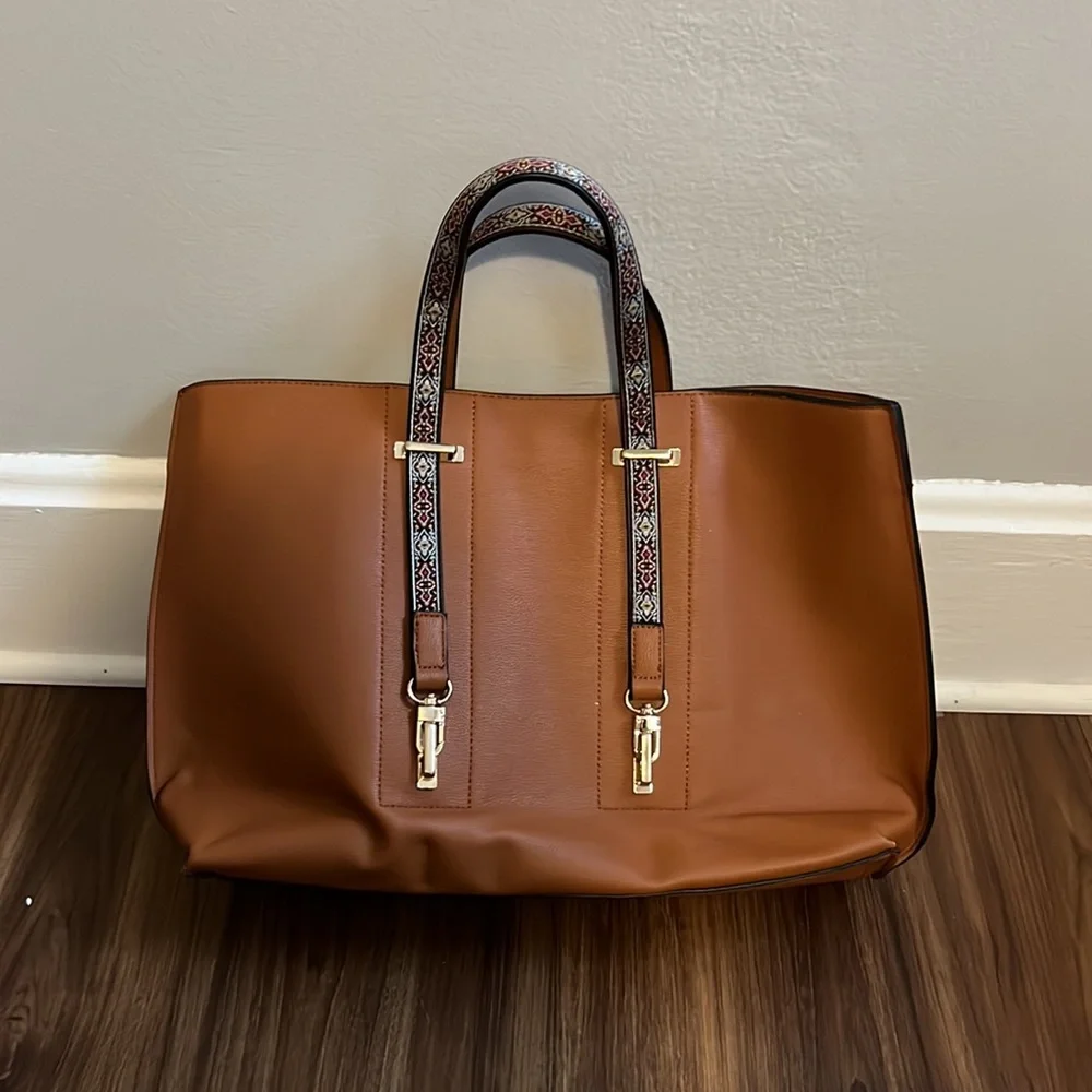 Nichole Lee by Variedades Cristina Large Nikky Shoulder Bag - Picture 5 of 11